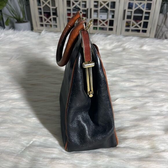 Oroton Australia Leather Vintage Handle Bag in Black/Brown - Picture 9 of 11